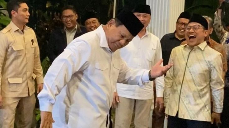 Pamer Kaki Yang Sembuh Saat Ketemu Jokowi