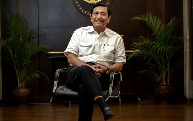 Luhut Selalu Komunikasi dengan Prabowo Pesan Jokowi