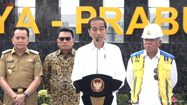 Jokowi Resmikan Dua Ruas Tol Trans Sumatera