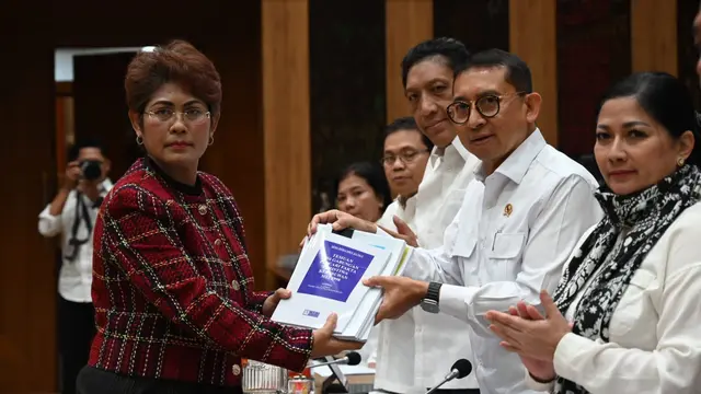 Desak Menbud Fadli Zon Hentikan Wacana Penulisan Ulang Sejarah