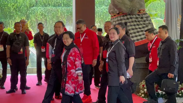 Senyum Merekah Megawati Warnai Hari Kedua Kongres PDIP