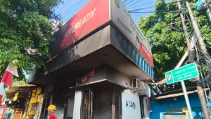 Saksi Ungkap Detik-Detik Massa Bakar Pos Polisi