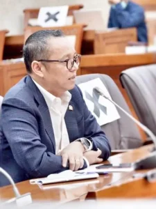 Komisi II DPR Pertanyakan Tanggul Beton di Cilincing